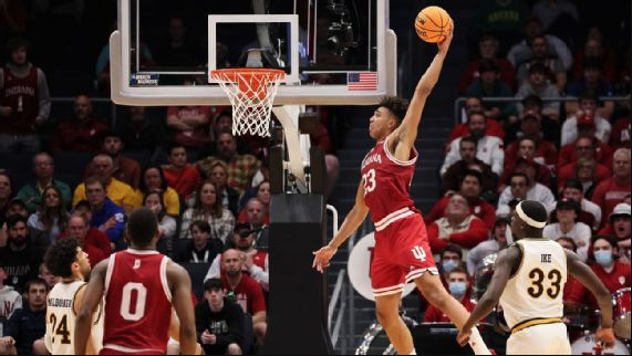 Observing Trayce Jackson-Davis, Jordan Geronimo, and Hunter Maldonado